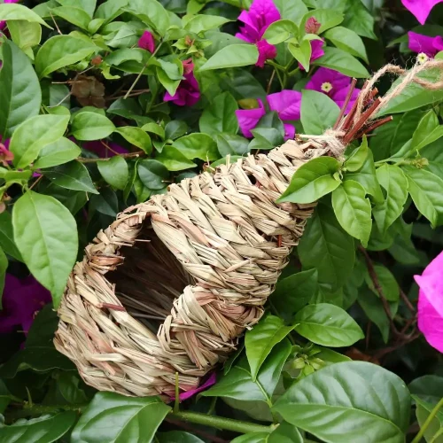 Durable Handwoven Straw Bird Nest Natural Grass Handmade Hanging Bird House Decorative Dissipate Heat Bird Cage Forest