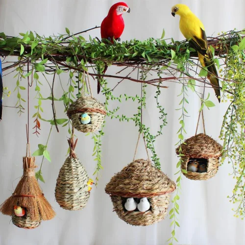 Hand-Woven Bird House Natural Grass Bird Nest Shelter Hut Small Bird Hideaway Outside Sparrows Hanging Parrot Nest Houses