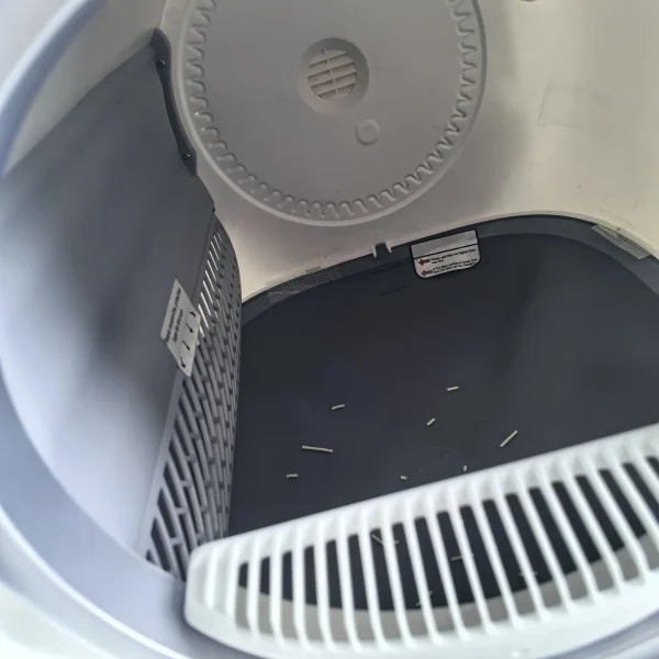 Automatic Electric Tuya APP-Control Smart Litter Box for Cats Easy Clean Plastic Pet Product Self-Cleaning Litter Box